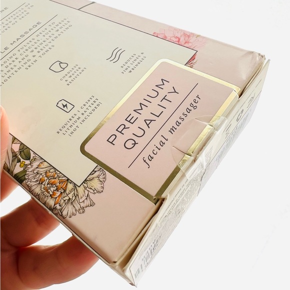 NIB Plum Pretty Sugar Vibrating Facial Massager - Picture 4 of 8